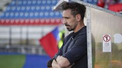 El tcnico ourensano seguir en el banquillo de O Couto